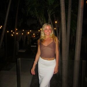 Meet your Posher, Avery